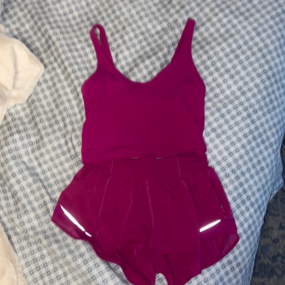 Lululemon set ( RIPPEN RASPBERRY)⚠️